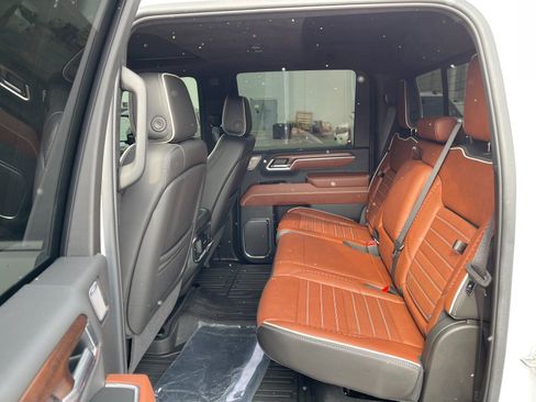 Used 2025 GMC Sierra 2500 Denali Ultimate image 14