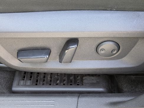 Used 2024 Nissan Rogue SV FWD image 20