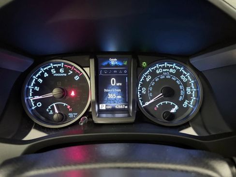 Used 2022 Toyota Tacoma TRD Sport w/ TRD Premium Sport Package AWD/4WD image 14