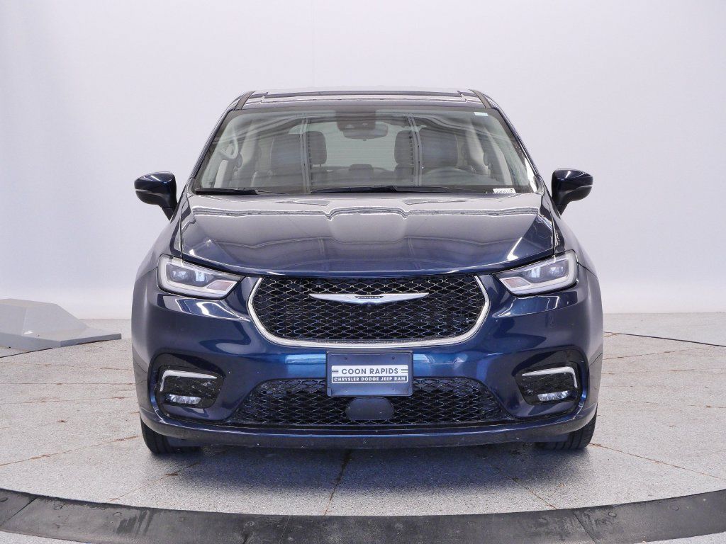 Certified 2023 Chrysler Pacifica Touring-L FWD image 11