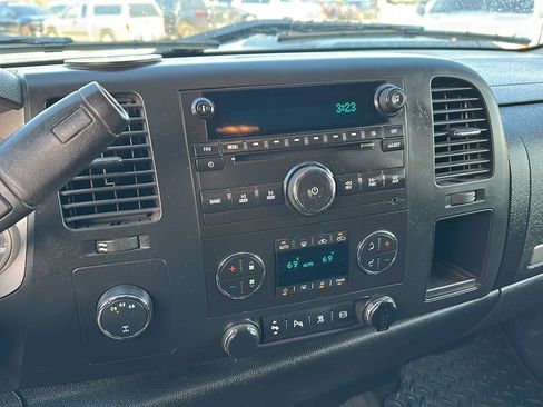 Used 2011 Chevrolet Silverado 2500 LT w/ Interior Plus Package image 30