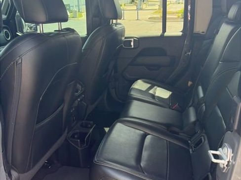 Used 2021 Jeep Gladiator Overland AWD/4WD image 29