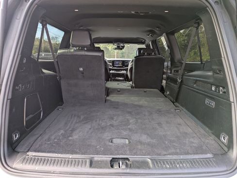 Used 2024 Jeep Wagoneer L Series II image 30