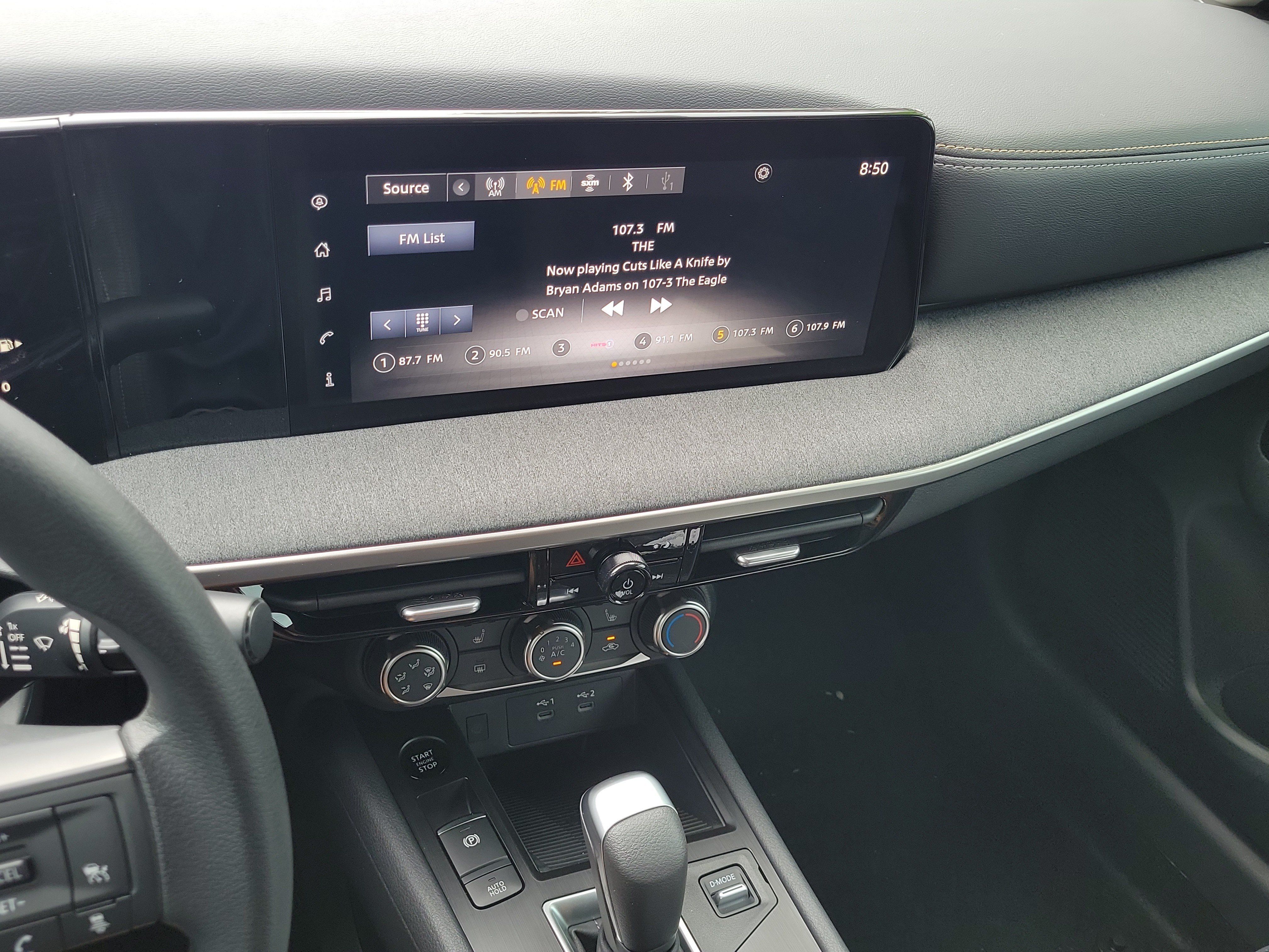 Certified 2025 Nissan Kicks SV w/ SV Premium Package FWD image 22