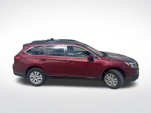 Used 2017 Subaru Outback 2.5i Premium AWD/4WD image 7
