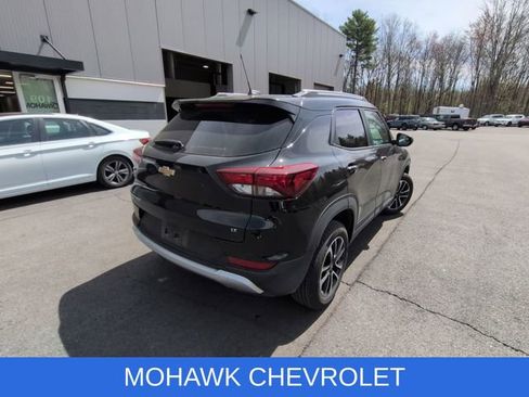 Used 2025 Chevrolet TrailBlazer LT AWD/4WD image 4