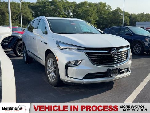 Used 2023 Buick Enclave Essence w/ Experience Buick Package AWD/4WD image 1