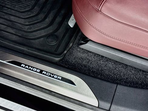 Used 2024 Land Rover Range Rover SE AWD/4WD image 19