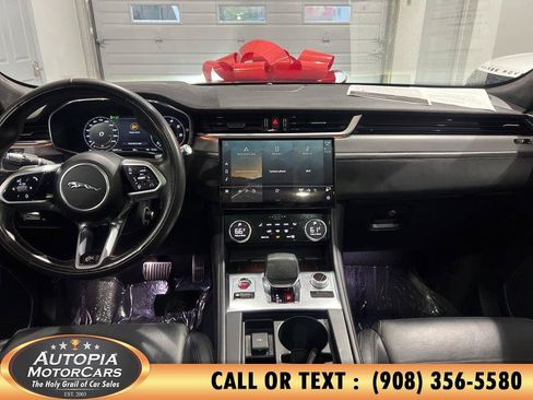 Used 2021 Jaguar F-PACE SVR AWD/4WD image 24