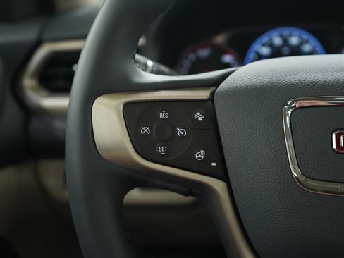 Used 2023 GMC Acadia Denali w/ Denali Technology Package image 27