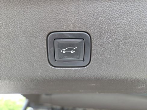 Used 2021 Cadillac Escalade Premium Luxury AWD/4WD image 25