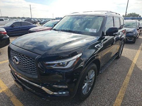 Used 2019 INFINITI QX80 Luxe w/ All-Season Package image 1