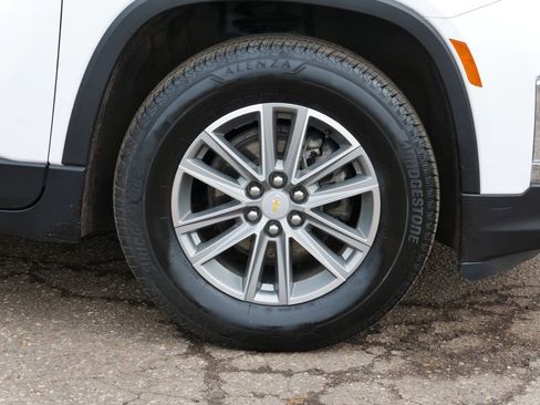 Used 2023 Chevrolet Traverse LT image 7