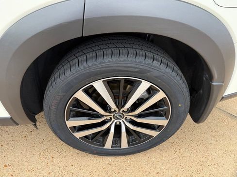 Certified 2024 Nissan Pathfinder Platinum FWD image 21