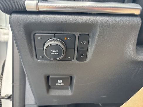 Used 2025 Ford Expedition Max Platinum AWD/4WD image 29