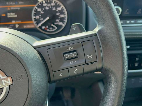 Used 2023 Nissan Rogue S image 21