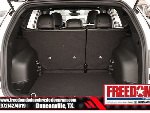 New 2025 Jeep Compass Latitude image 45