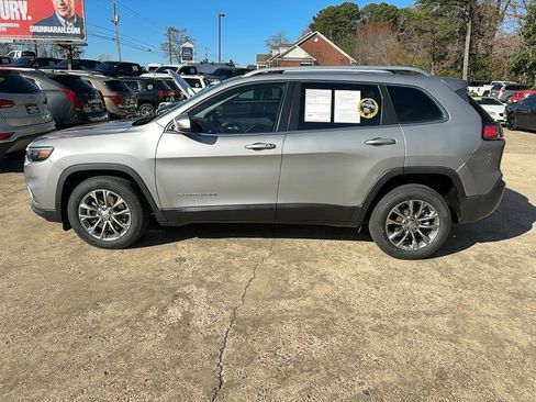 Used 2020 Jeep Cherokee Latitude Plus image 8