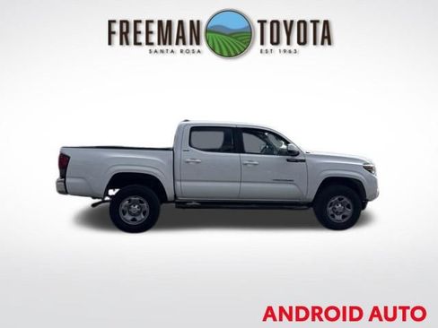 Used 2020 Toyota Tacoma SR5 RWD image 4