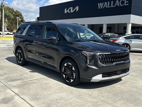 New 2026 Kia Carnival EX FWD image 4