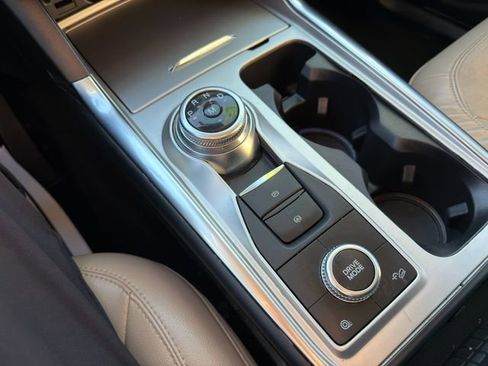 Used 2020 Ford Explorer Limited w/ Hybrid Equipment Group 310A image 40