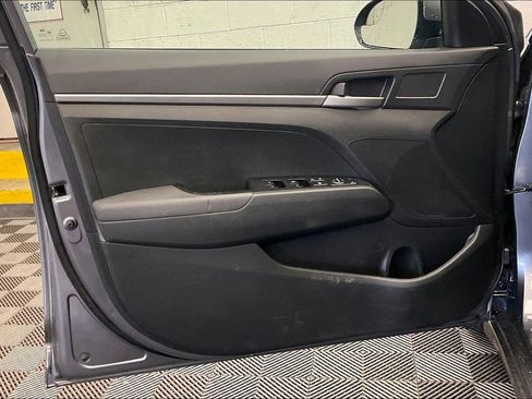 Used 2018 Hyundai Elantra SE image 21