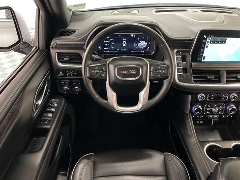 Certified 2023 GMC Yukon XL SLT w/ SLT Premium Package AWD/4WD image 31