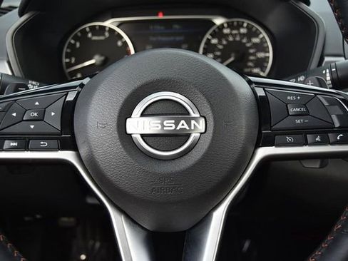 Used 2024 Nissan Altima 2.5 SR image 17