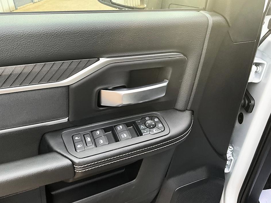 New 2027 RAM 3500 Big Horn AWD/4WD image 13