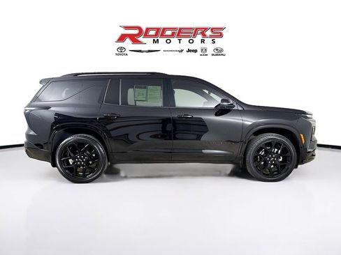 Used 2025 Chevrolet Traverse RS w/ LPO, Floor Liner Package AWD/4WD image 14