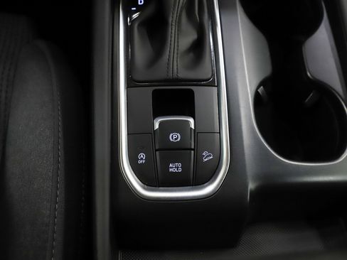 Used 2020 Hyundai Santa Fe SE image 25