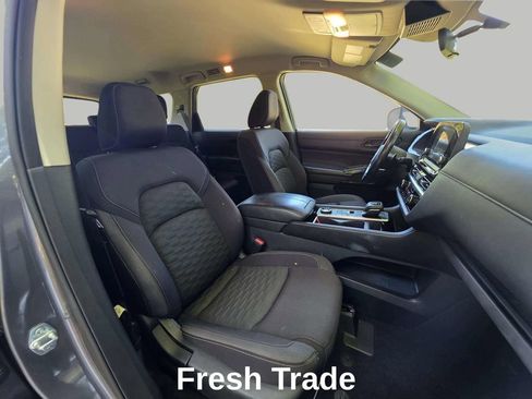 Used 2024 Nissan Pathfinder SV AWD/4WD image 12