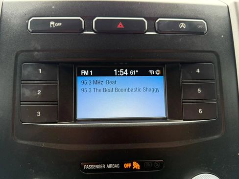 Used 2018 Ford Expedition XLT image 27