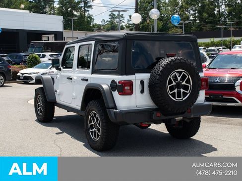 Used 2025 Jeep Wrangler Unlimited Rubicon w/ Convenience Group AWD/4WD image 3