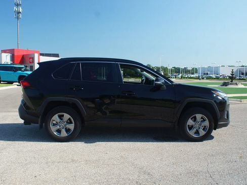 Used 2025 Toyota RAV4 XLE AWD/4WD image 20
