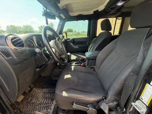 Used 2014 Jeep Wrangler Unlimited Sport AWD/4WD image 10