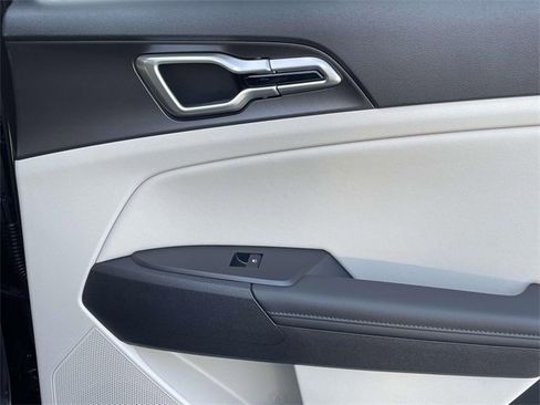 New 2026 Kia Sportage EX image 16