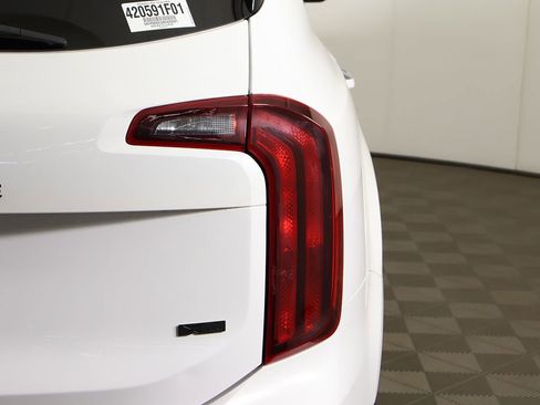 Used 2024 Kia Telluride S AWD/4WD image 17