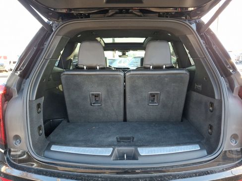 Used 2020 Cadillac XT6 Premium Luxury image 32