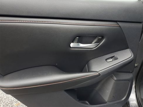 Used 2022 Nissan Sentra SR w/ SR Premium Package image 14