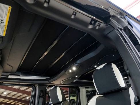 Used 2025 Jeep Wrangler Unlimited Rubicon w/ Technology Group image 53