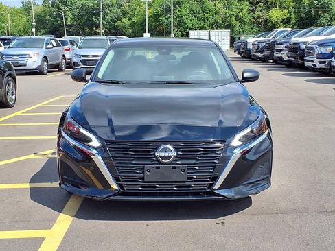 Used 2024 Nissan Altima 2.5 SV FWD image 21