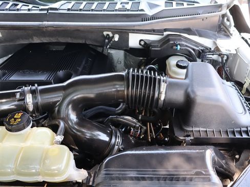 Used 2020 Ford F150 Lariat w/ Equipment Group 502A Luxury AWD/4WD image 40