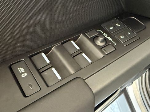 Certified 2024 Land Rover Defender 110 X-Dynamic SE image 10