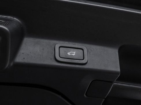 Used 2020 Jaguar F-PACE S image 48