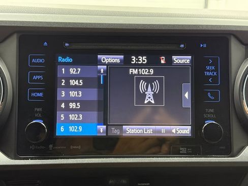 Used 2017 Toyota Tacoma TRD Off-Road w/ Tow Package (A/T) image 18