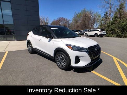 Certified 2023 Nissan Kicks SR w/ SR Premium Package FWD image 10