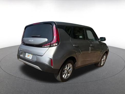 Used 2025 Kia Soul LX w/ LX Technology Package FWD image 15