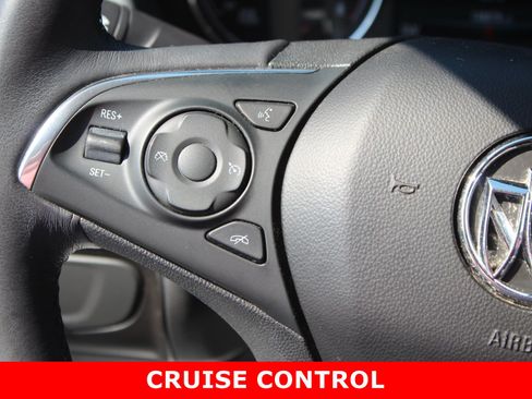 Used 2018 Buick Enclave Essence FWD image 16