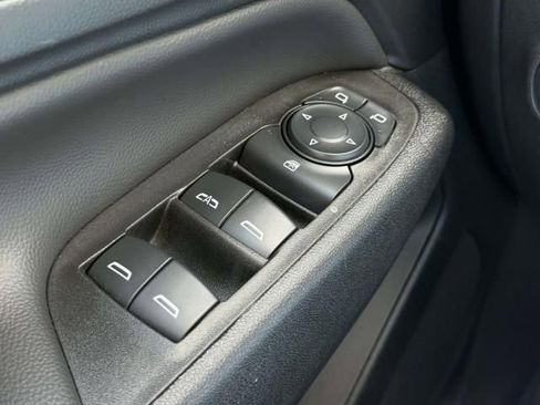 Used 2024 Chevrolet Equinox LT image 17